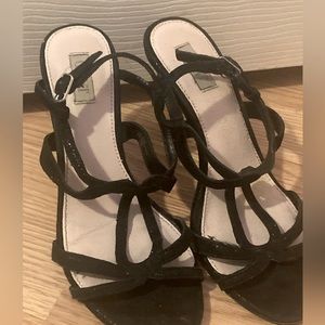 The black glint heels size 5 in women’s